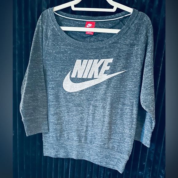 Nike Sweater - Picture 1 of 4
